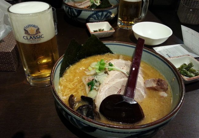 味噌ラーメンとクラシックビール