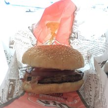 モッツァバーガーです。