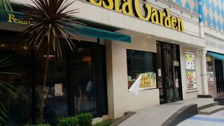 食べ放題のレストラン