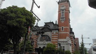 赤いレンガ造りのジャックの塔がかわいい