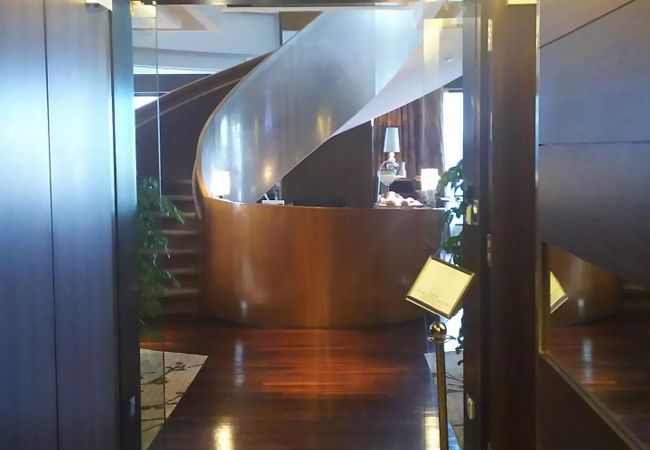 スカイラウンジ ペニンシュラ エクセルシオール ホテル内 クチコミ アクセス 営業時間 シンガポール フォートラベル