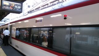 平日の夕方の時間帯の豊橋方面の特急はやはり指定席は満席・一般車は混雑傾向