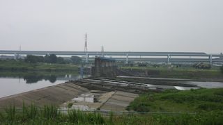 相模川の河川敷にある公園、圏央道が整備されて入口が少し分かり難いかもしれません