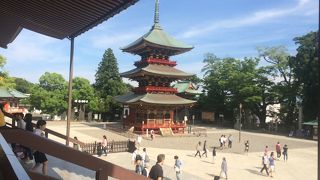 境内で目にとまる