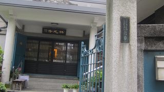 左衛門橋通り沿い