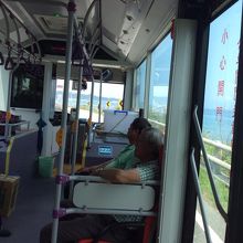 花蓮行き1145路バスは窓が大きくて、写真を撮りやすい