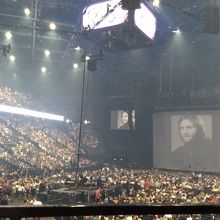 会場は人の熱気でちょっと蒸し暑い感じだった