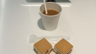 六花亭の旗艦店です