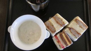 川上さん家の犬鳴豚メンチカツサンド