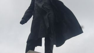 ここではウスリースクのレーニン像について…