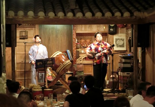 ザ・沖縄の居酒屋☆一応分煙で、生演奏もあり