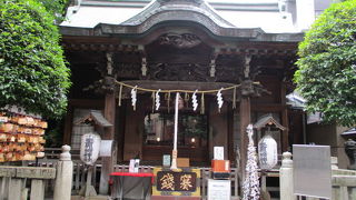 重要有形民俗文化財に指定されている富士塚が見ごたえあります。