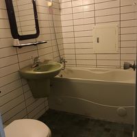 シャワーカーテンが欲しいですね。