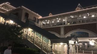 ディズニーリゾートをつなぐ電車