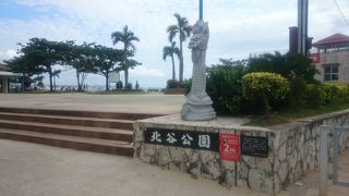 のんびりした欧米人好みのビーチ