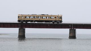 海の上を走る列車