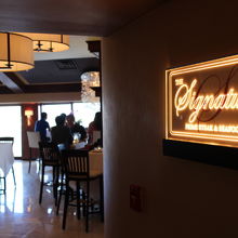 アラモアナホテルの36階、専用エレベーターで