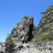 賽の河原に行く途中の海岸の奇岩