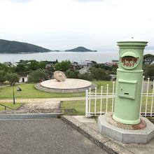 オリーブ色のポストが可愛い