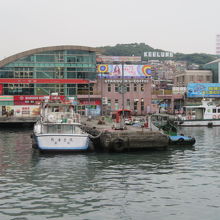 基隆港を見ています