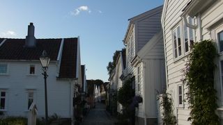 木造の白い家屋が並ぶ、スタヴァンゲル旧市街