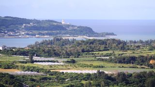 羽地内海を見下ろす展望台
