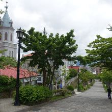 大三坂の上から見た教会