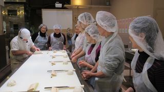 かまぼこ作り体験がおもしろい