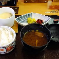 食事のチープさはピカイチ。アワビか牡蠣かサザエ笹カレイ無し