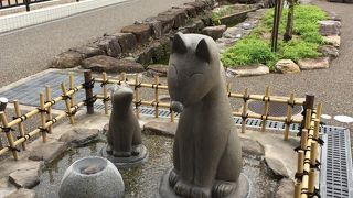 湯田温泉周辺で大きな公園です。最近、足湯もあり。狐の遊具がインパクトあります。