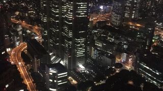 都庁で綺麗な夜景を