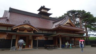 五稜郭の中央にある