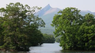 湖畔から駒ケ岳が・・・