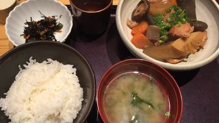 ランチは食べ放題