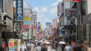 これぞ楽しいお買い物通り！