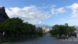 函館山エオープウェイにつながる坂