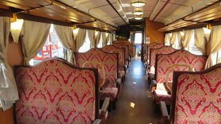 臨時列車がレトロでした