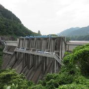 津久井湖を作った重力式コンクリートダム 