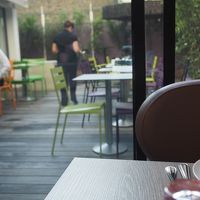 中庭にテラス席があります。