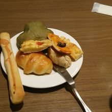 焼きたてパンが食べ放題