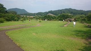 芝生広場が空いている