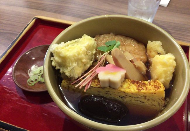 ボリューム満点の「おかめ」人気お蕎麦屋さん