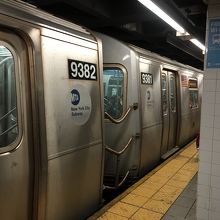 電車は古いのが多い