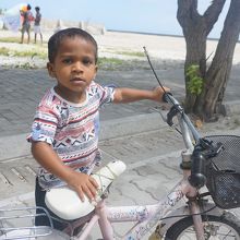 道路で子供が安心して遊べます