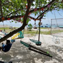 公共のハンモックが島中にあり利用可能