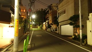 昼より更にひっそりと