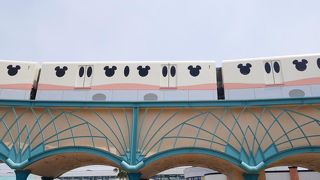 一方通行のリゾートライン。