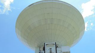巨大な電波望遠鏡（国立天文台野辺山宇宙電波観測所）