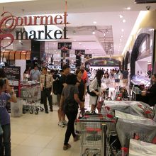 グルメマーケット (パラゴン)