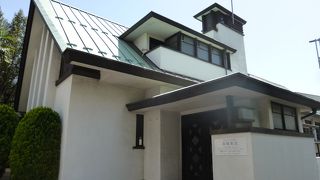 小さな十字架が印象に残りました